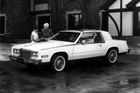 Cadillac se stal americkým snem na čtyřech kolech. Značka, která vozí i prezidenta, slaví výročí