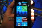 ZTE Mimosa - Low-end s Windows Phone Tango Low-endový smartphone ZTE Mimosa s Windows Phone Tango připravuje čínská společnost ZTE. Za cenu přibližně do 3 000 korun telefon zákazníkům nabídne dotykový displej o uhlopříčce 3,7 palce, jednojádrový procesor Qualcomm taktovaný na frekvenci 800 MHz a operační paměť RAM o velikosti 256 MB. Další parametry nejsou známy.