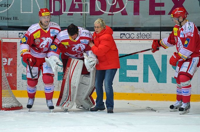 Třinec vs. Sparta (utkání play off extraligy) - Hrubec