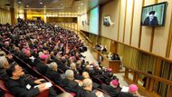 10. 10. - Papež svolal na neděli do Vatikánu dvoutýdenní Synod biskupů, řeší se osud křesťanů z území islámu. Více informací najdete v článku Martina Nováka - zde