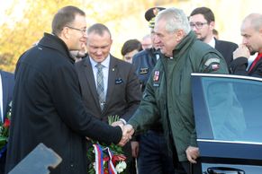 Fotoblog: Prezident Zeman navštívil Králíky. Do vojenského muzea si vzal vojenskou bundu