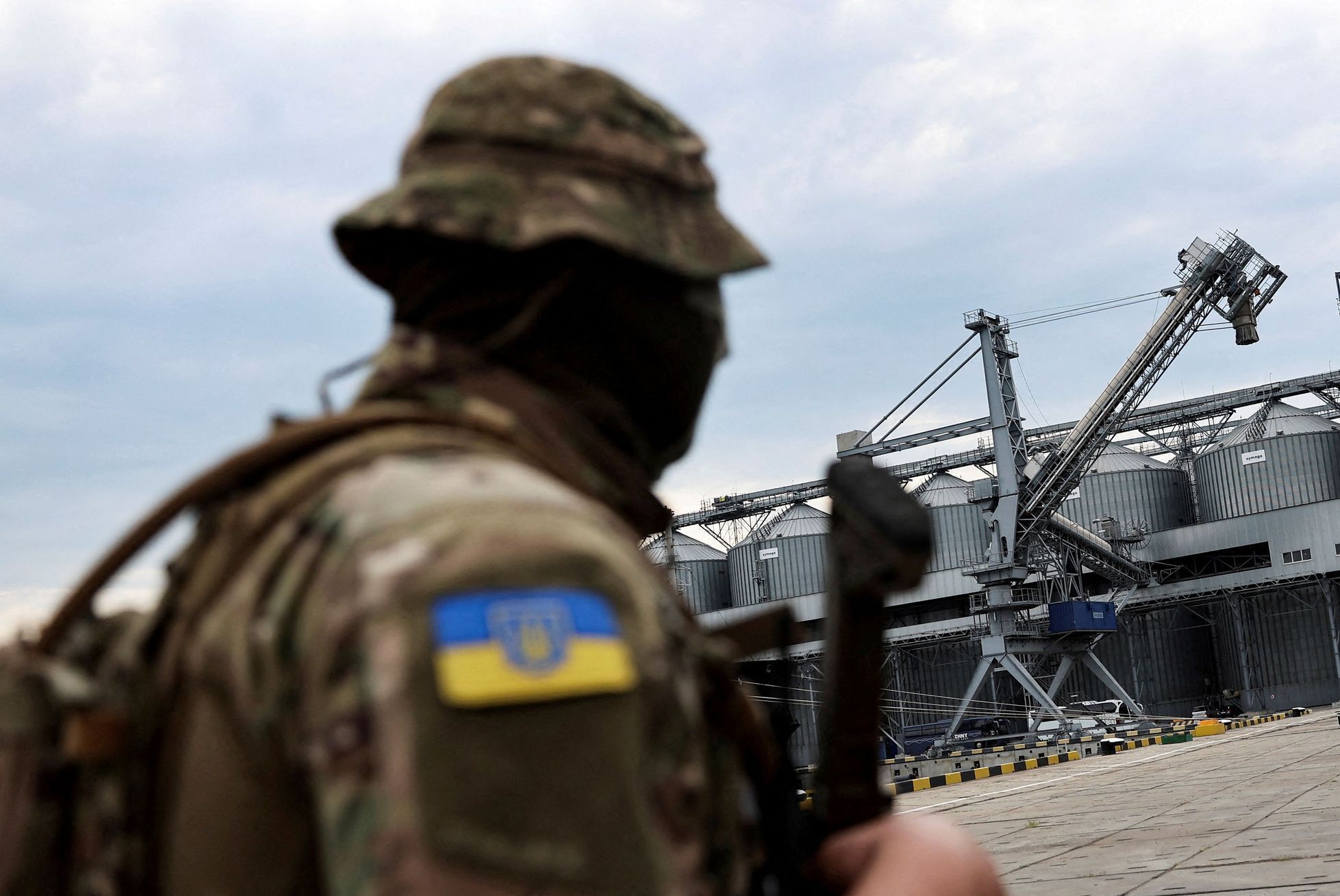 Ukrajinské námořní síly útočí na Kinburské kose.