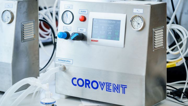 Ventilátory z jarní veřejné sbírky najdou uplatnění. Nemocnice se o ně mohou hlásit