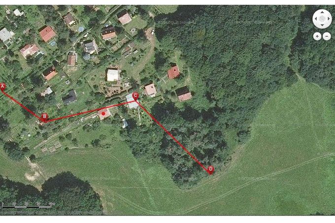 Mapka pozorování UFO objektu v Kostelanech na Kroměřížsku, 12.7.1987. Body A-D označují trasu letu neidentifikovaného objektu, červená tečka místo svědků.