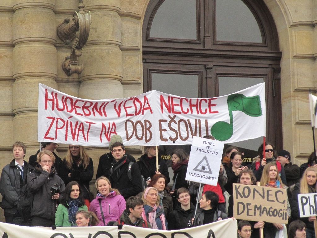 Týden neklidu - transparenty