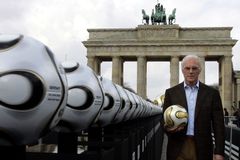 "Císař" v problémech. Švýcaři vyšetřují Franze Beckenbauera kvůli volbě MS 2006
