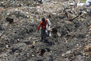 Jak se žije na smetištích a skládkách světových velkoměst