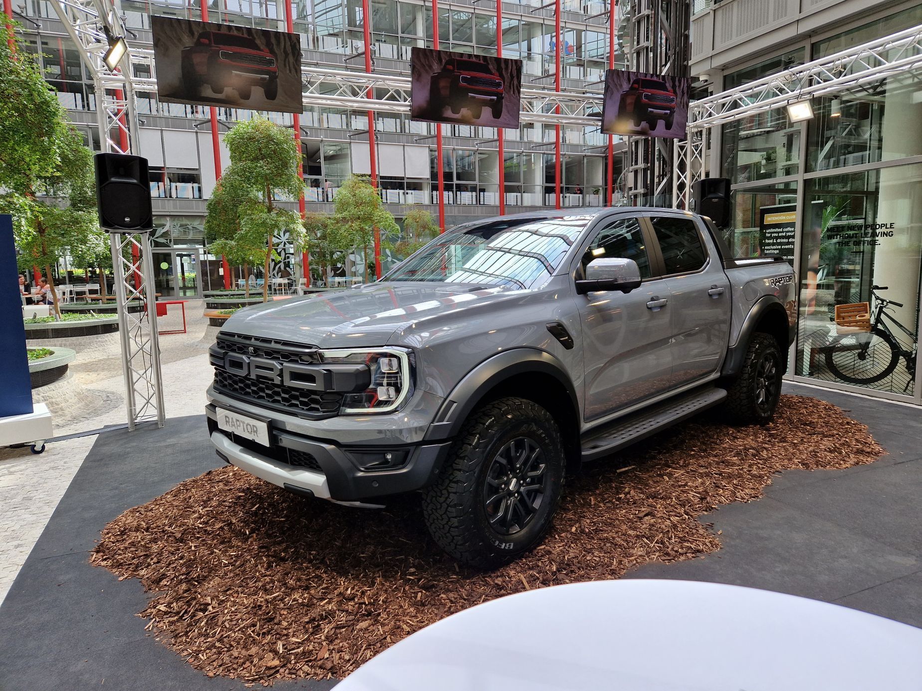 Ford Ranger Raptor živě Praha