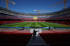 Vítejte na novém Camp Nou, tady se bude sprchovat Yamal. Barcelona otevírá stadion