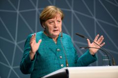Německo v dohledné době nezruší pohraniční kontroly, tvrdí Merkelová. Podle vnitra je kontrola nutná