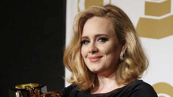 Na pohřebním večírku Grammy triumfovala holka Adele