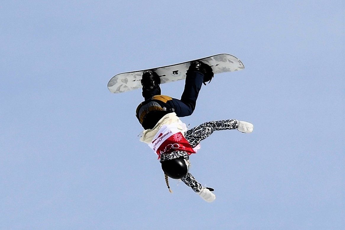 Kateřina Vojáčková při kvalifikaci snowboardistek v Big Airu