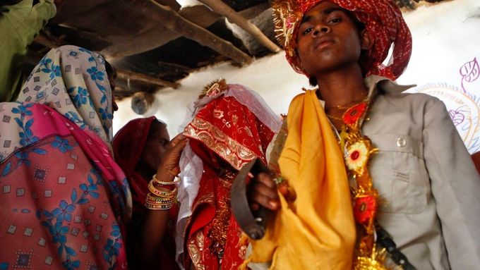 Dětské svatby v Indii: Je jí 12 let. A už je nevěstou.