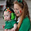 Euro 2016: malá irská fanynka a dítě