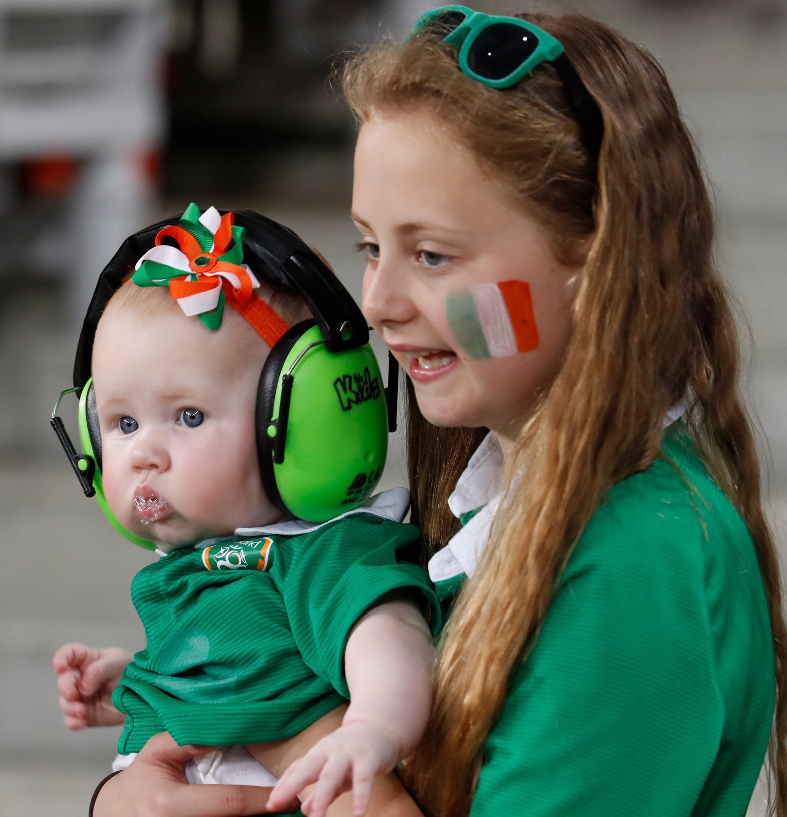 Euro 2016: malá irská fanynka a dítě