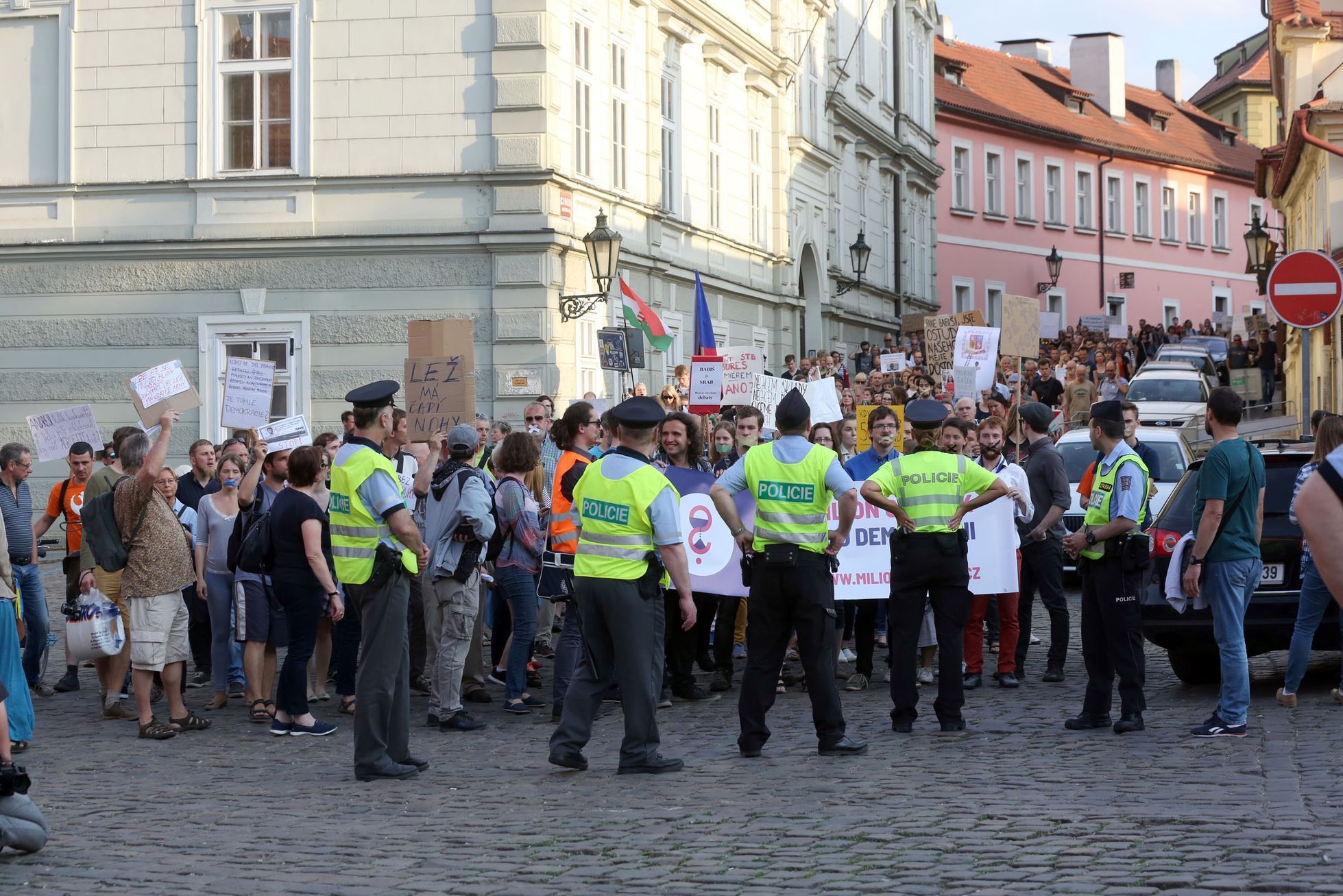 Tichý protest proti Babišovi