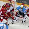 Hokej, extraliga: Slavia - Plzeň: Dominik Furch - Martin Straka