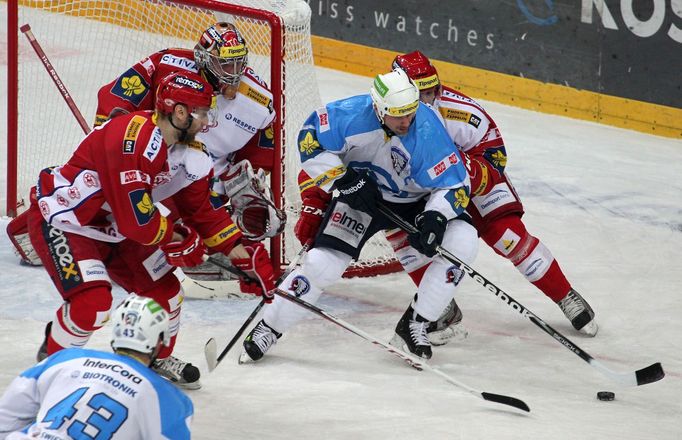 Hokej, extraliga: Slavia - Plzeň: Dominik Furch - Martin Straka