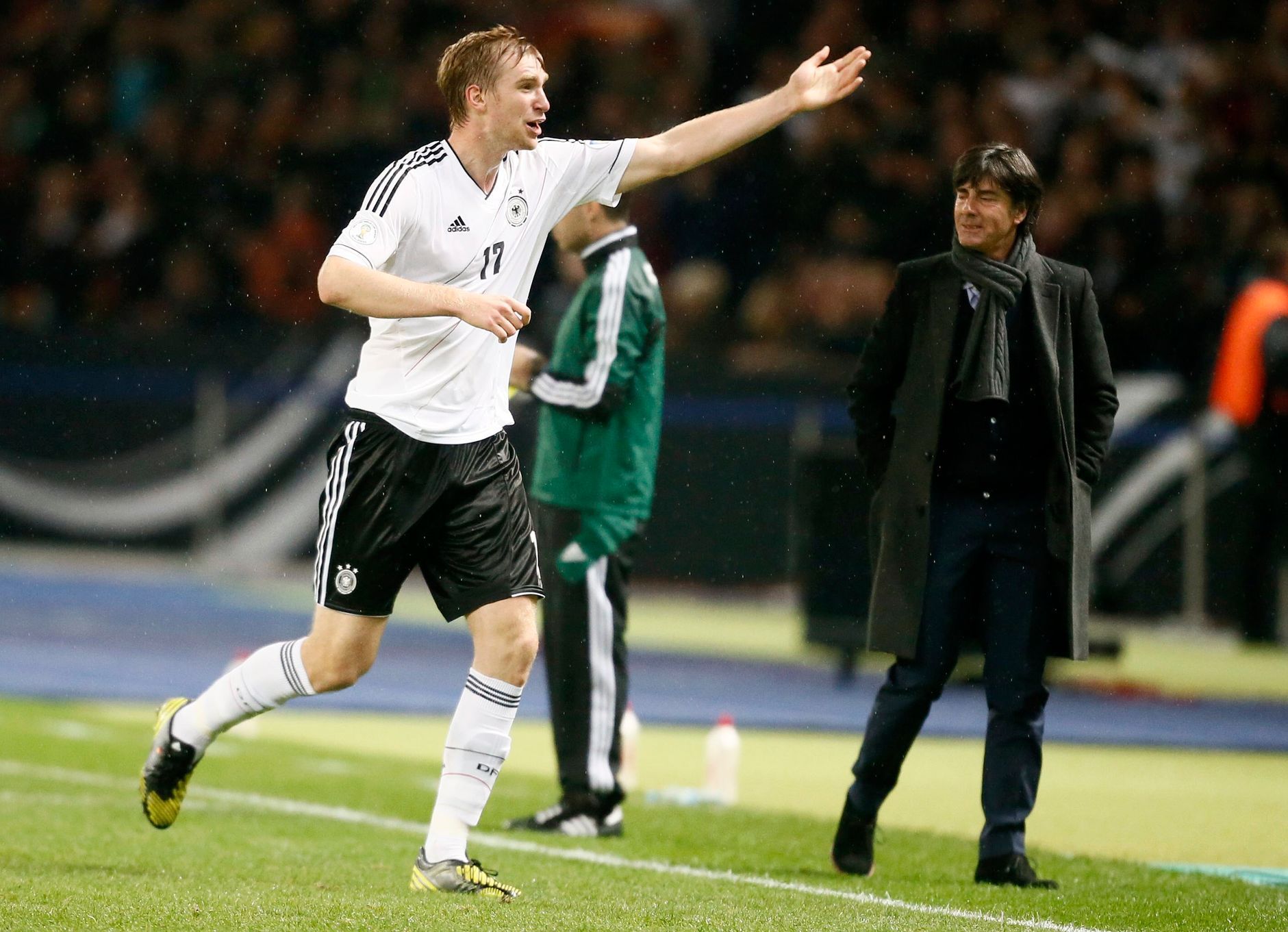 Fotbalisté slaví gól v kvalifikačním utkání na MS 2014