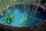 Mayové oblast před mnoha staletími využívali jako zdroj vody - a místo pro oběti. Dnes je oblíbeným turistickým cílem.