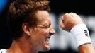 Tomáš Berdych při vítězném čtvrtfinále Australian Open s Rafaelem Nadalem.