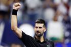 Djokovič i Sabalenková vstoupili do US Open vítězně. Medveděv znovu shořel