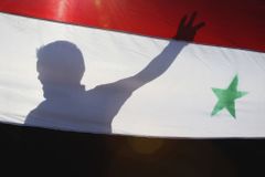 Střety v revoluční Sýrii nepřežila víc než stovka lidí