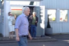 Azyl na ambasádě i svatba ve vězení. Jak se vyvíjela kauza zakladatele WikiLeaks