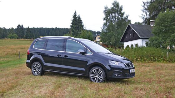 MPV už je na trhu čím dál méně, jednou ze stálic je Seat Alhambra.