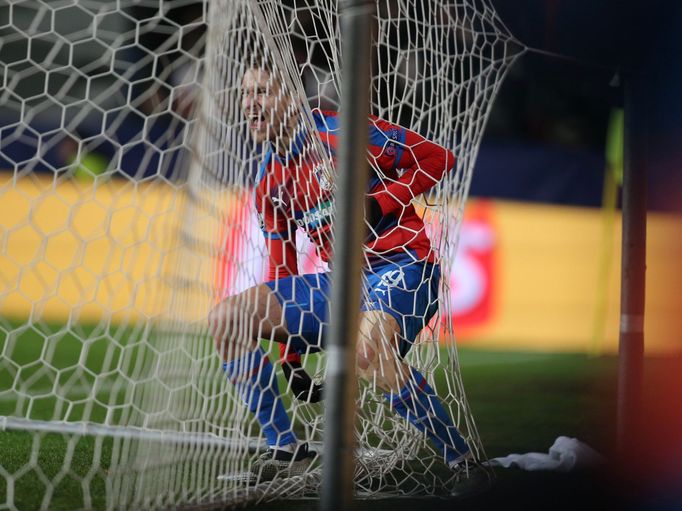 Viktoria Plzeň se raduje z branky Jana Kovaříka do sítě AS Řím