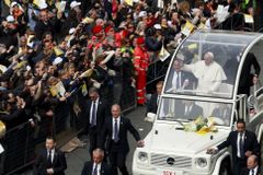 Zkorumpovaný křesťan smrdí, odsoudil papež František mafii