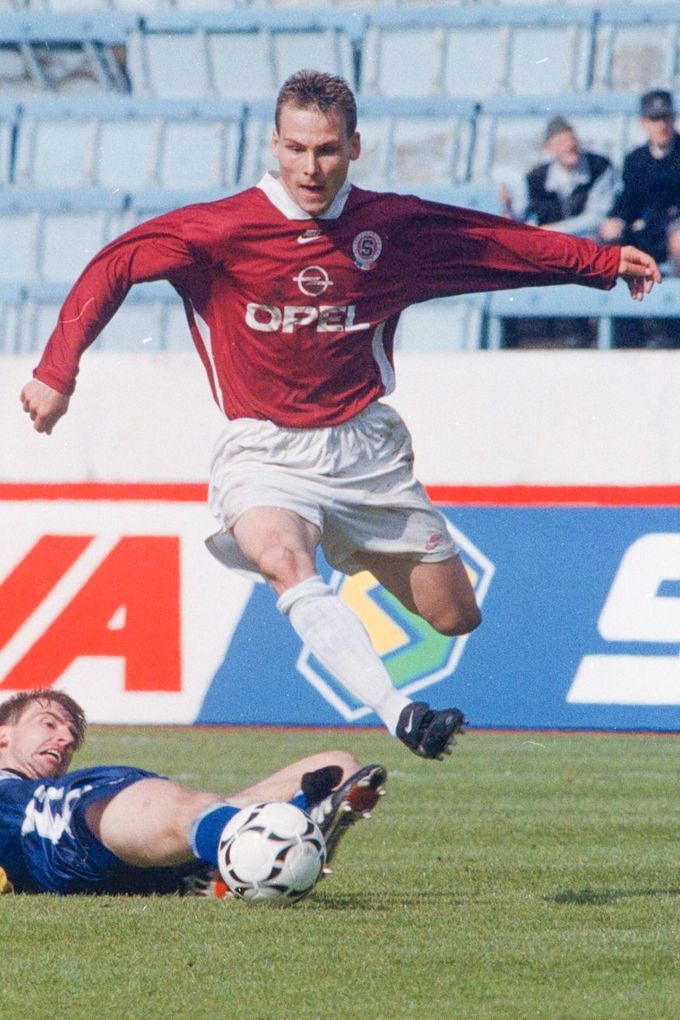 Pavel Nedvěd v době působení v AC Sparta. Snímek z roku 1996.