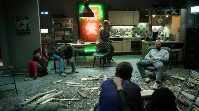 Německý thriller Cihla měl na Netflixu premiéru 10. července. Natáčel se v pražských barrandovských ateliérech.