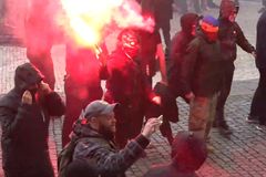 Inspekce: Policejní zákrok proti demonstrantům na Staroměstském náměstí byl přiměřený