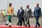 Eritrejský prezident přijel na historickou návštěvu Etiopie, v ulicích ho vítaly tisíce lidí