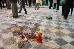 Pumový útok v mešitě zaplatili Američané, tvrdí Íránci