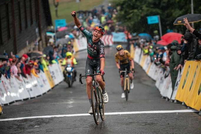 Czech Tour 2023: Florian Lipowitz slaví vítězství ve druhé etapě.