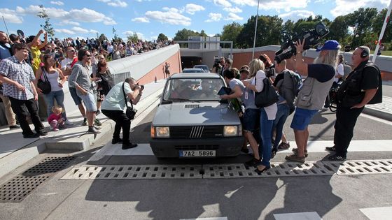 Obrazem: První dojmy z Blanky. Tak vypadalo otevření nejdražšího tunelu v Praze