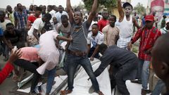 Příznivci - Muhammadu Buhari - oslava vítězství - Nigérie - volby