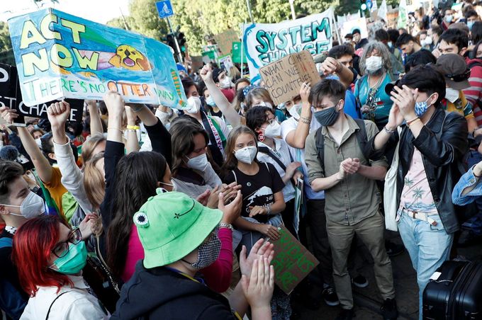 Stávka za klima v Miláně, mezi účastníky byla i švédská aktivistka Greta Thunberg.