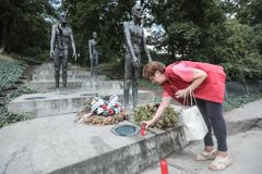 21. srpen bude Dnem památky obětí sovětské invaze, souhlasila většina poslanců