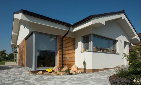 Díky venkovnímu stínění nepotřebujete v létě klimatizaci