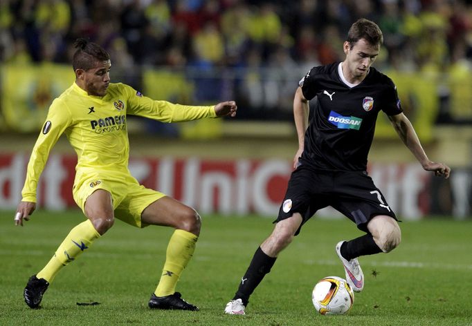 EL, Villarreal-Plzeň: Jonathan Dos Santos - Tomáš Hořava