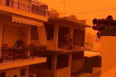 Egypt zasáhla písečná bouře, dvě letadla z Prahy se musela odklonit