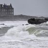 Bouře na březích města Quiberon