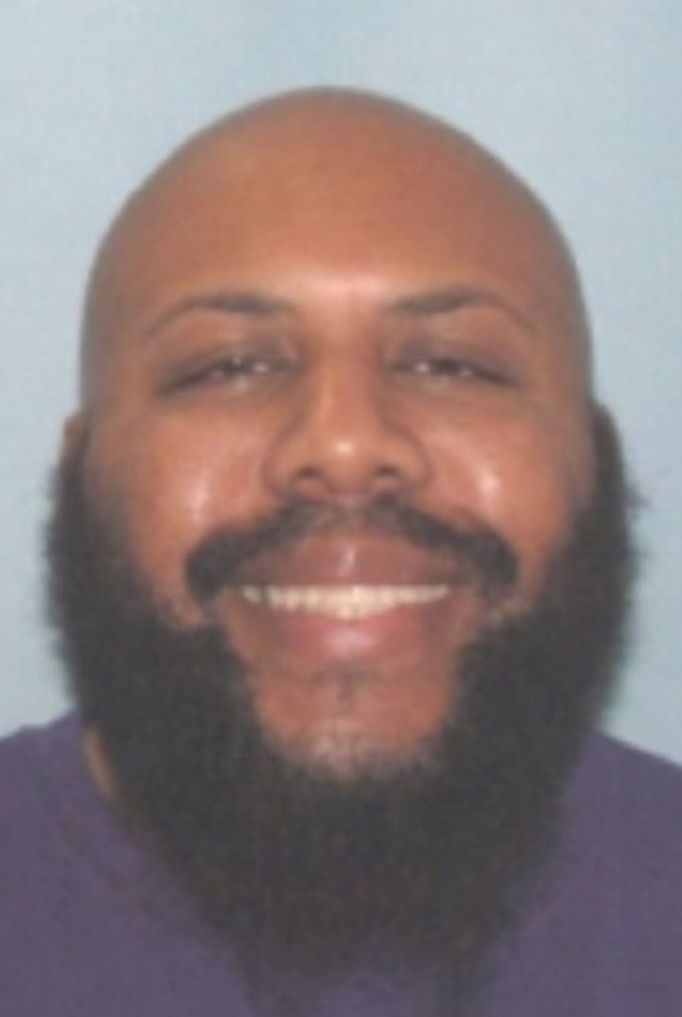 Steve Stephens, zavraždil 75 muže,svůj čin natočil na video a sdílel na Facebooku. Policie po něm stále pátrá