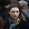 Střelba na Filozofické fakultě UK - pieta - obejmutí školy, zpěv, zármutek, studenti