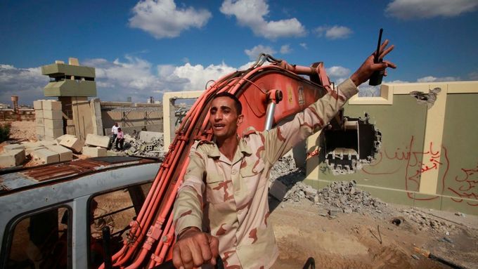 Kaddáfího sídlo přijde zbourat, namísto něj chtějí mít povstalci kulturní centrum