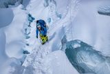 Jan Trávníček na ledovci hory Manáslu (8163 metrů). Podívejte se na letošní expedici jeho očima: