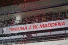 Fotbalová Slavia Praha pojmenovala západní tribunu stadionu v Edenu po Johnu Williamu Maddenovi. Rodákovi ze skotského Dumbartonu a bývaléhé hráče Celtiku Glasgow, který byl od roku 1905 prvním trenérem červenobílých,...